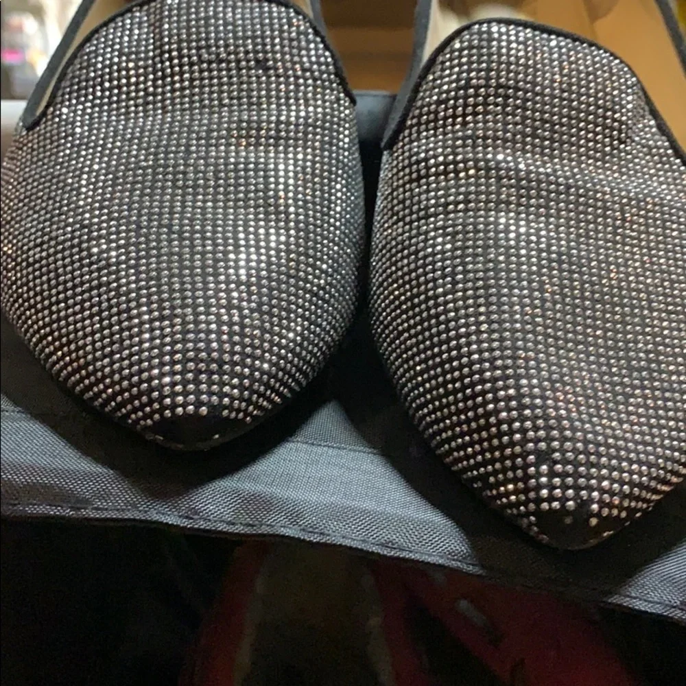 Enzo Angiolini silver flats